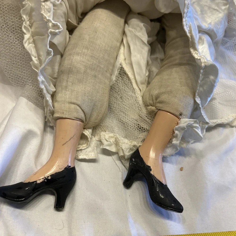 Antique Boudoir Bed Doll 1920- 1930 with Clothes Blue eyes red lips Blonde - Picture 4 of 13